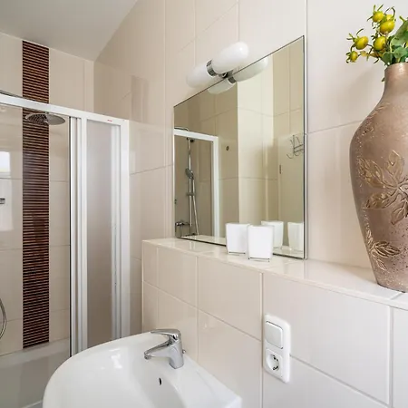 Meeresgold - Stilvolle Auszeit Nur 150 Meter Vom Apartment Binz